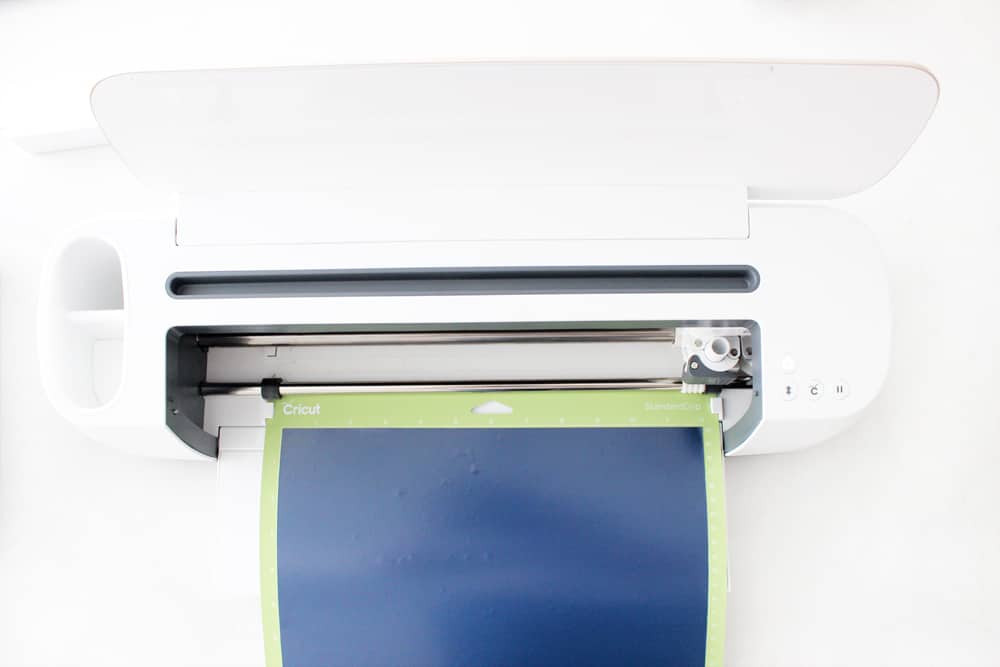 loading cricut maker with htv