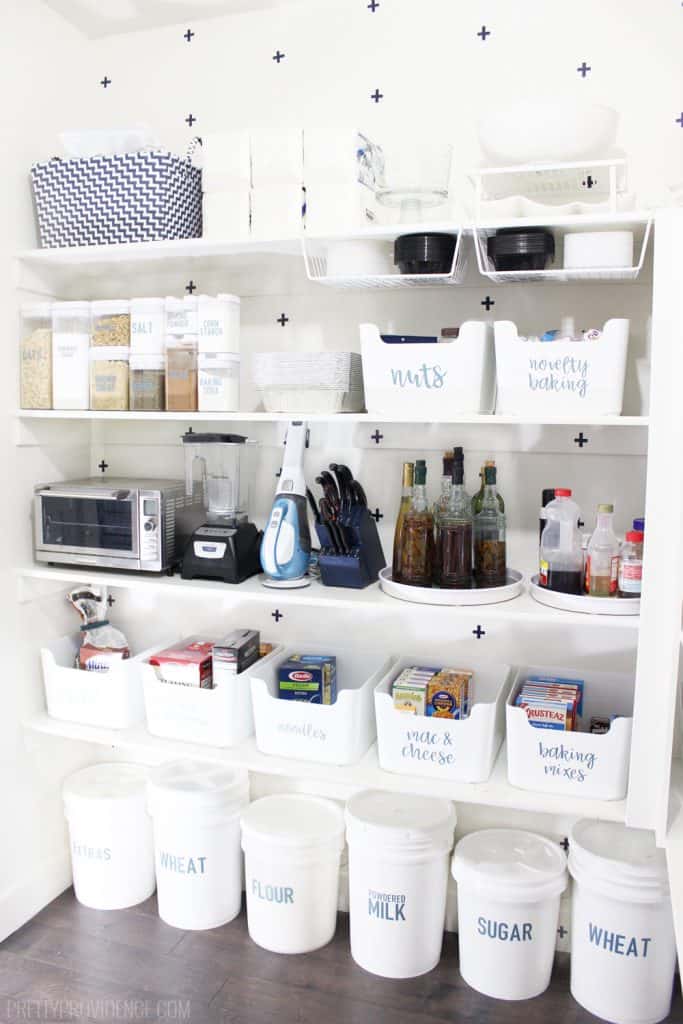 pantry organization at it's finest! great tips and tricks in this post!