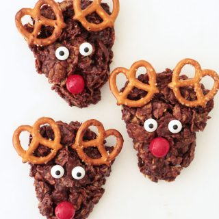 No-Bake Cornflake Reindeer Cookies - Pretty Providence