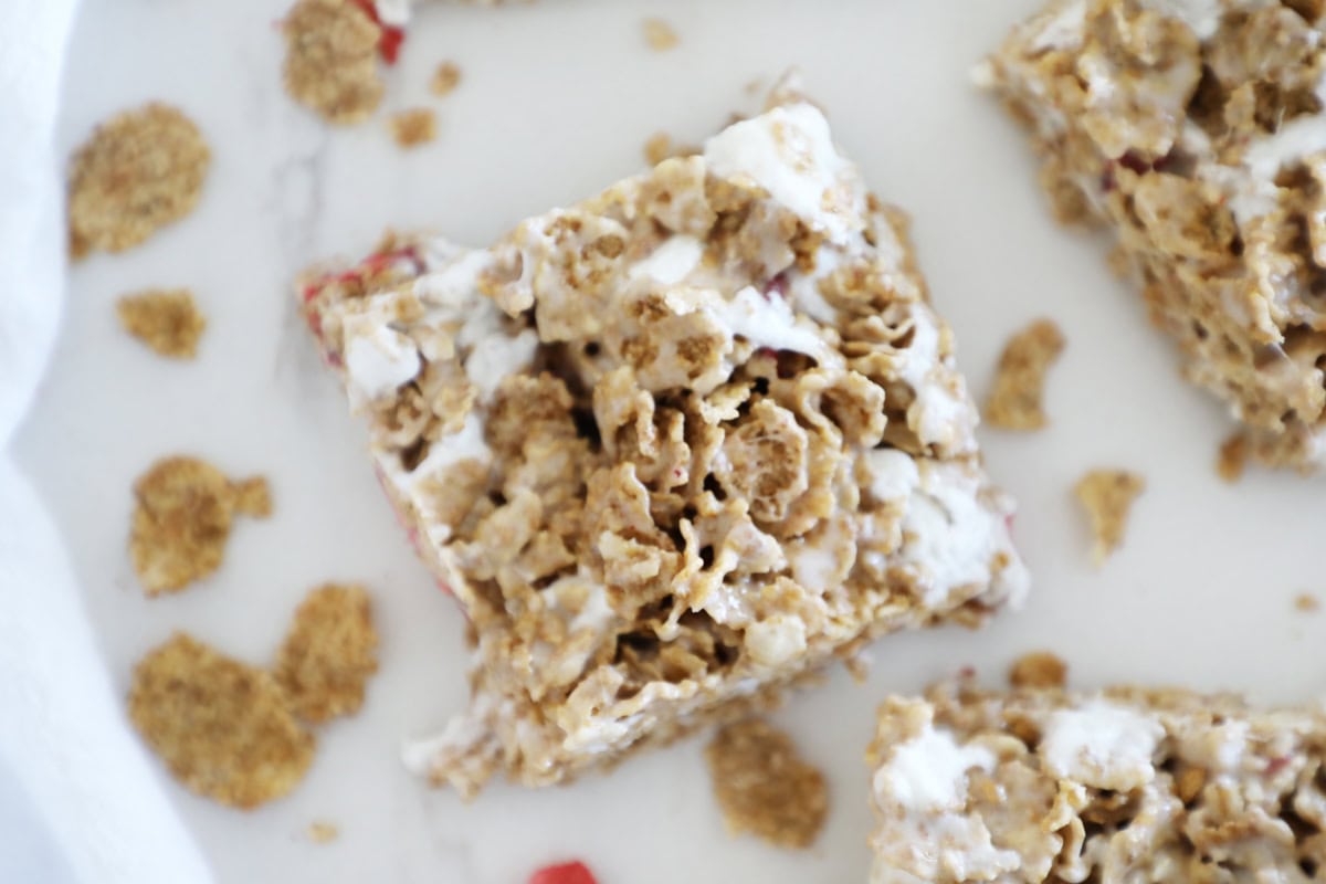 These Special K Cereal Bars and so quick to throw together and unreal good!